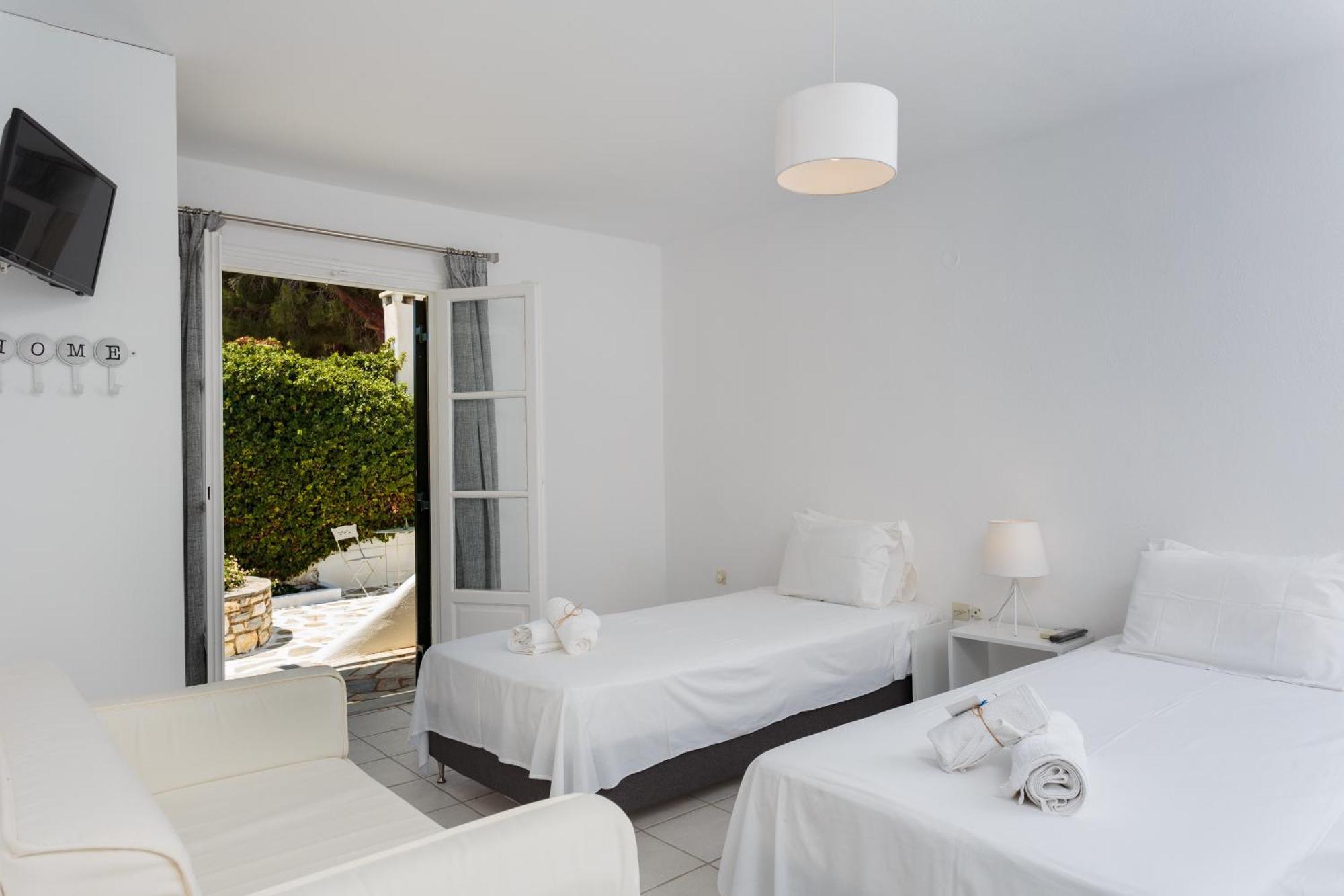 Tzane Studios & Apartments - Steps Away From Golden Beach Хриси Акти Екстериор снимка