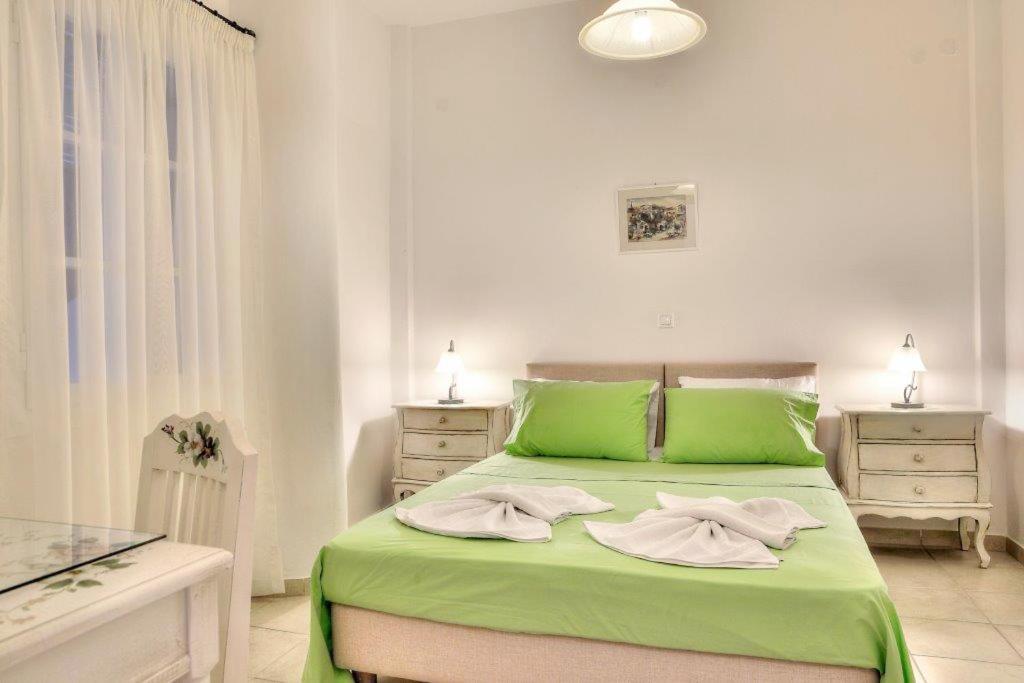 Tzane Studios & Apartments - Steps Away From Golden Beach Хриси Акти Екстериор снимка