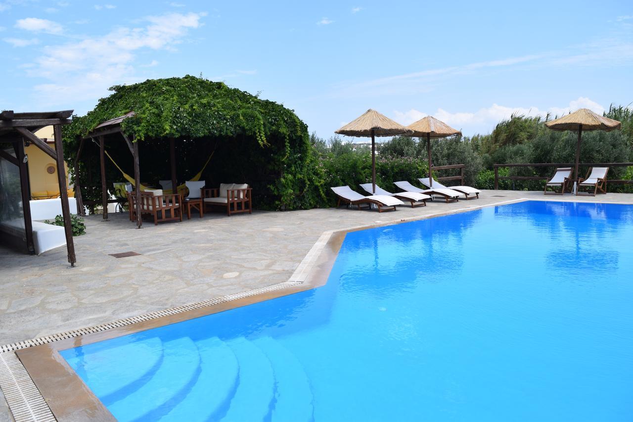 Tzane Studios & Apartments - Steps Away From Golden Beach Хриси Акти Екстериор снимка