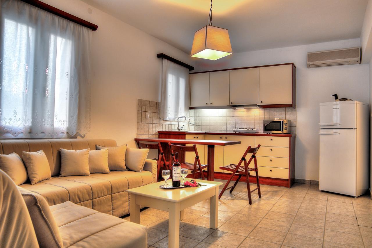 Tzane Studios & Apartments - Steps Away From Golden Beach Хриси Акти Екстериор снимка